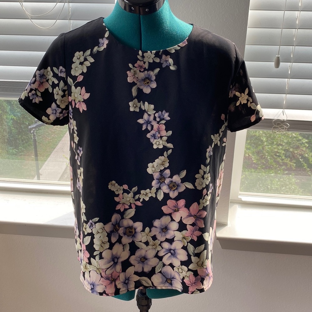 Forever 21 black short sleeve floral shirt.